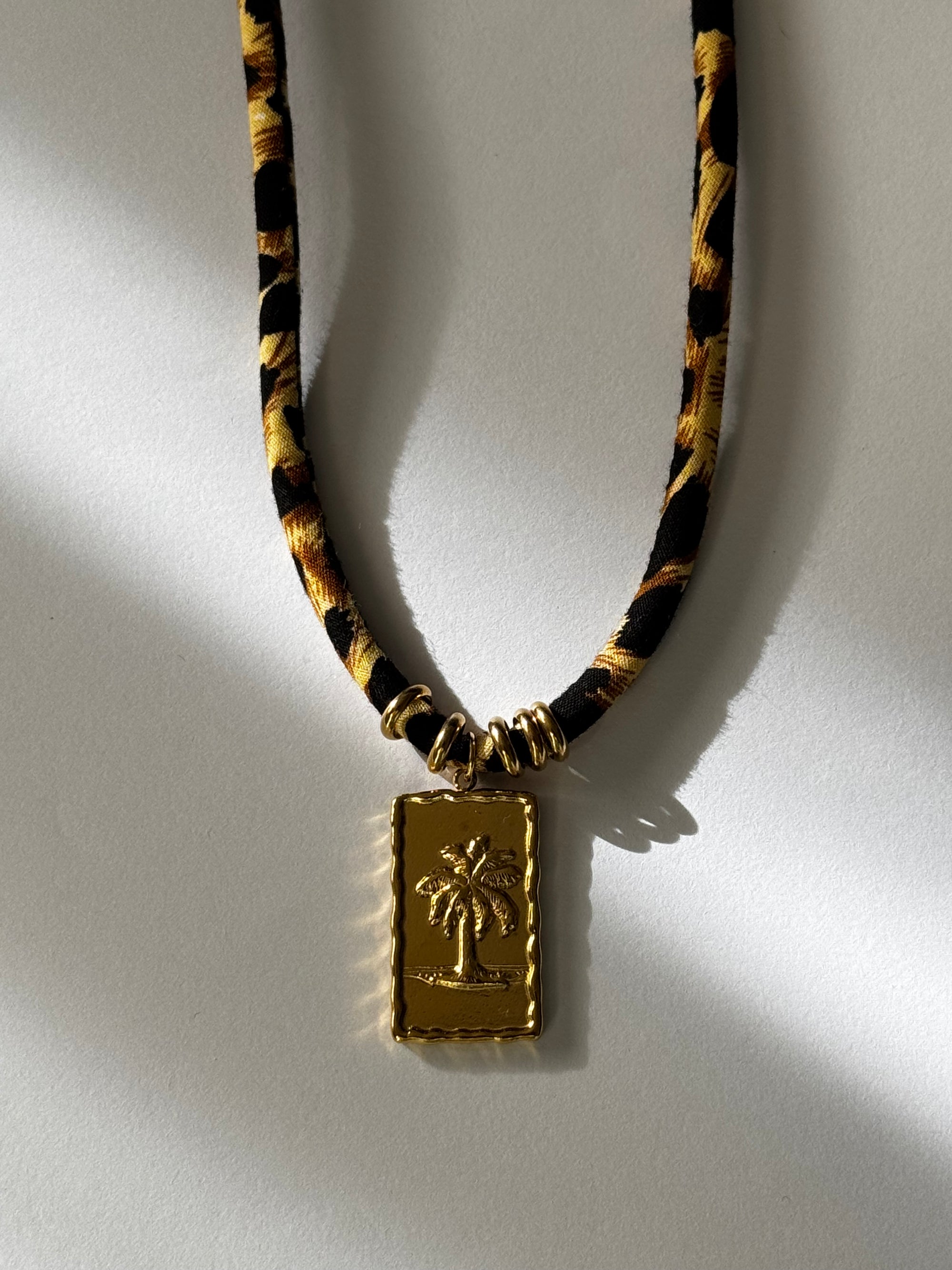 Collar Leopard