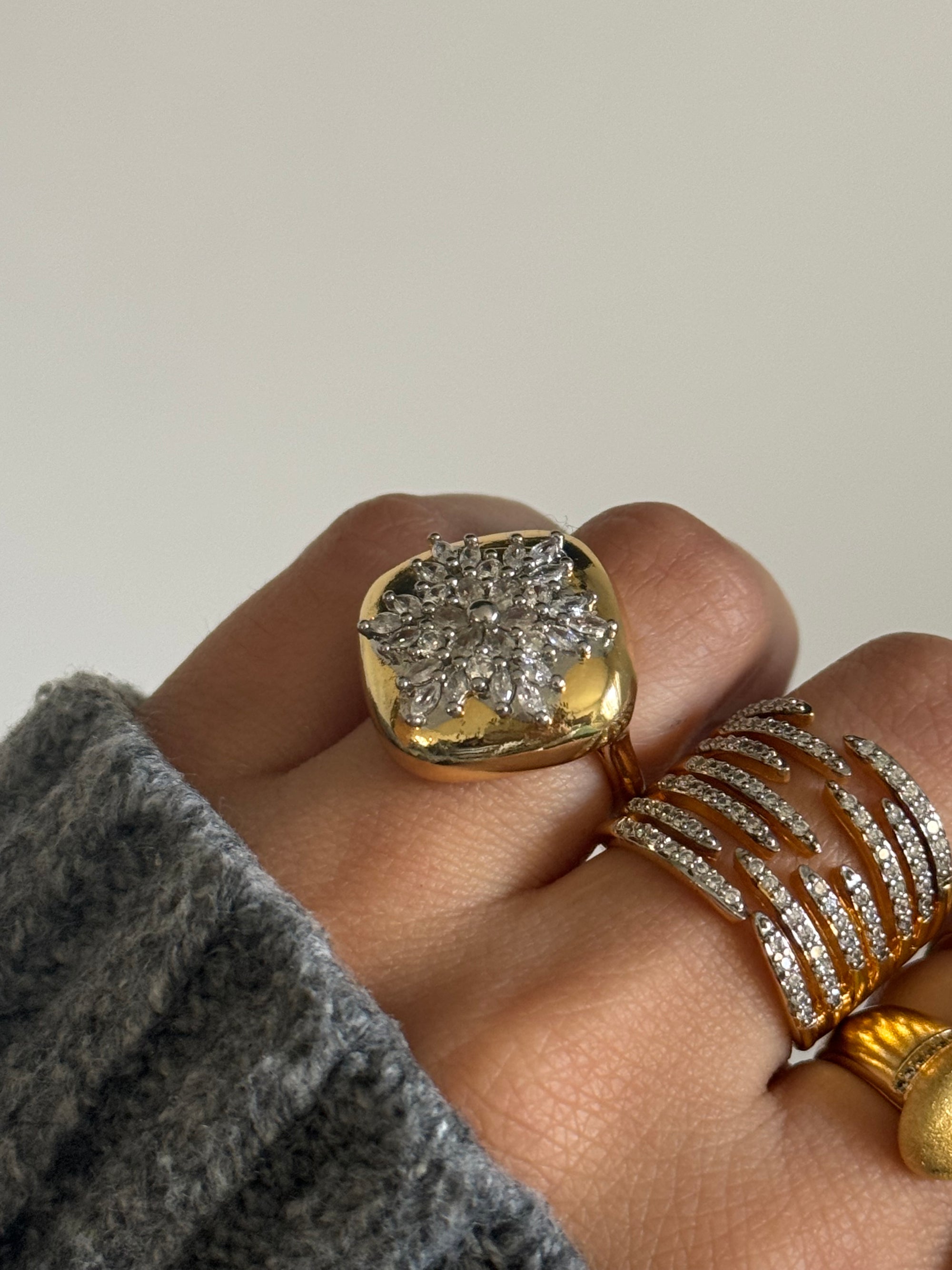 Anillo Katerina