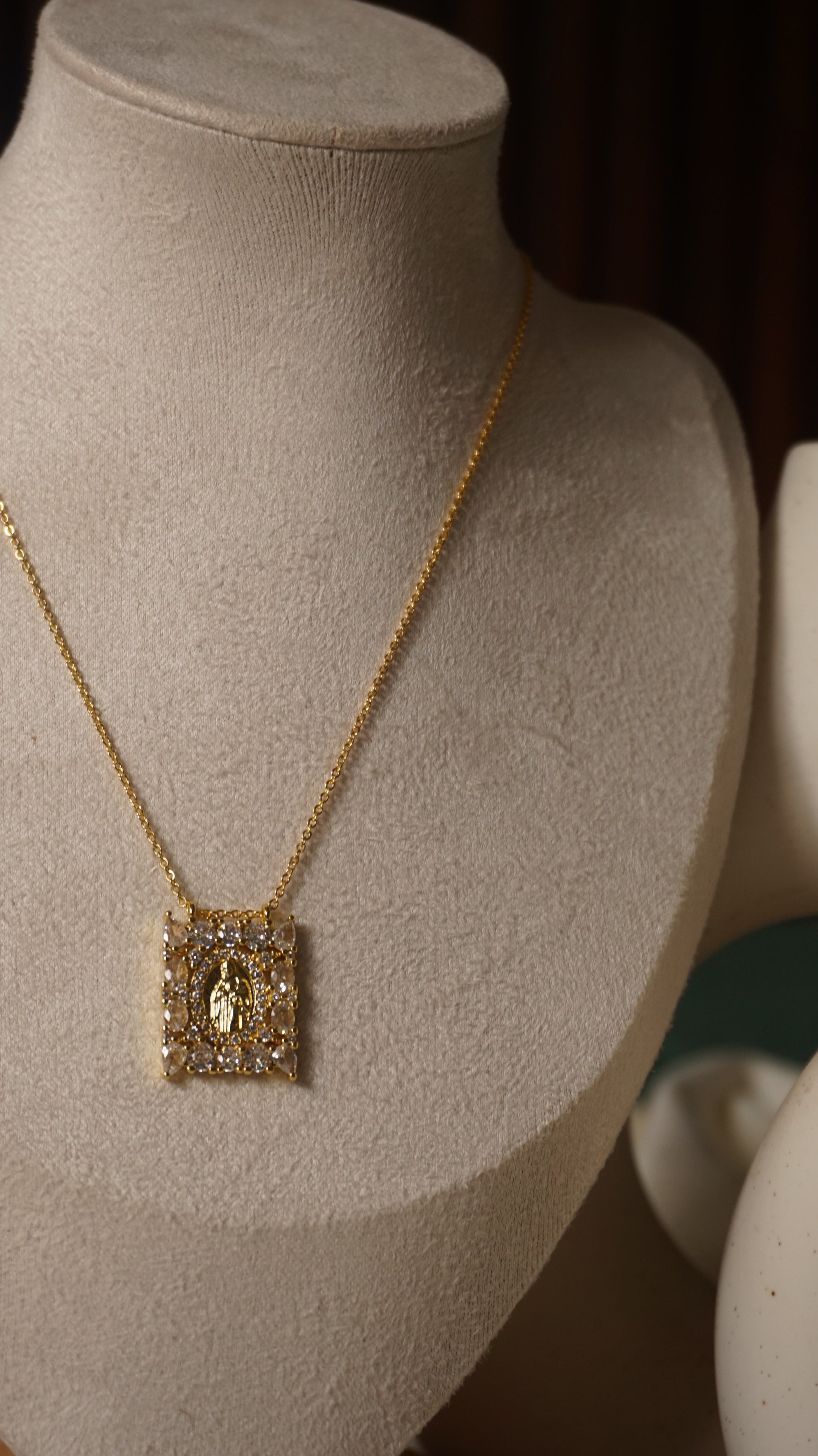 Collar Virgen Square