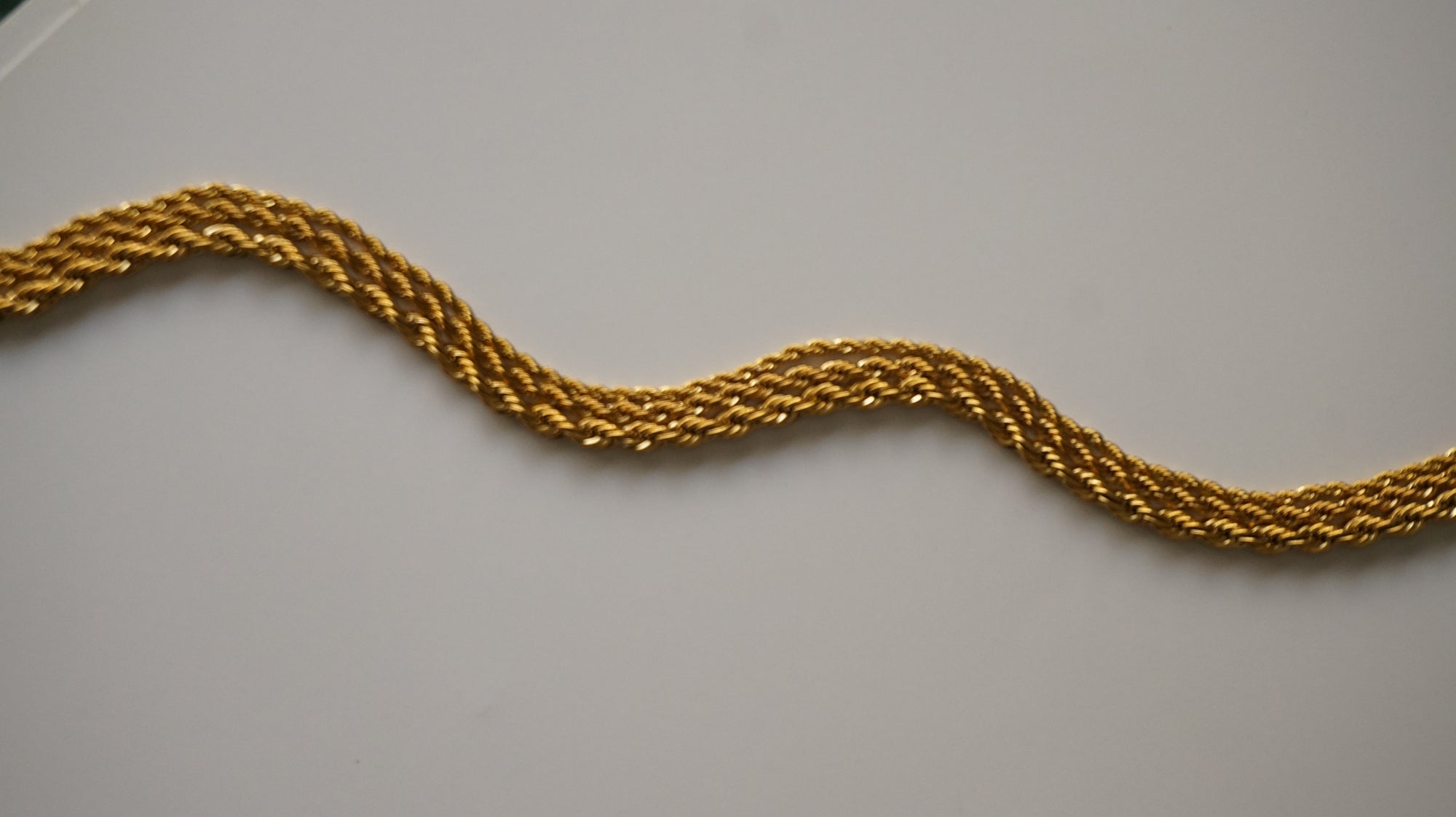 Collar Triple Twist