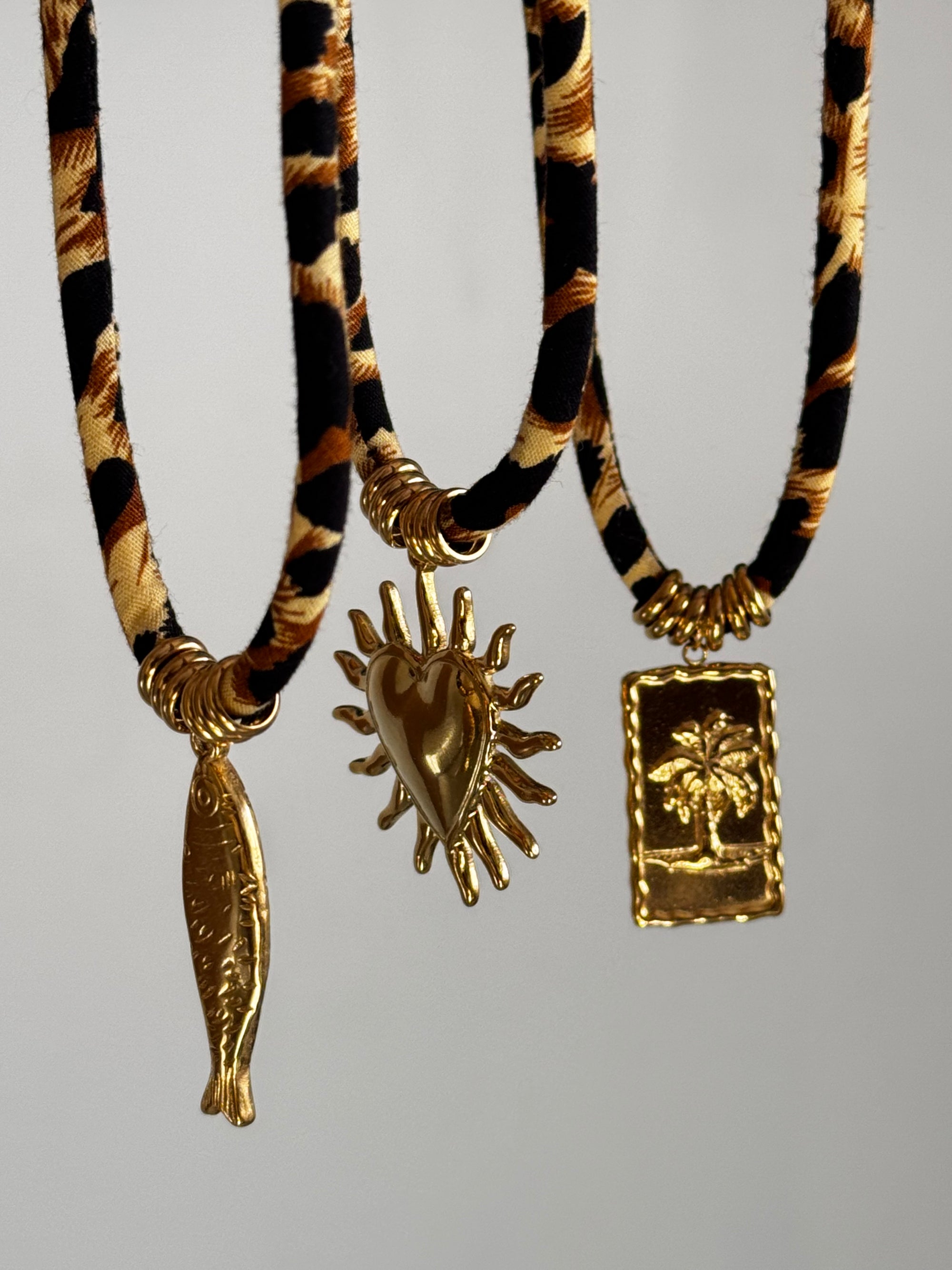 Collar Leopard