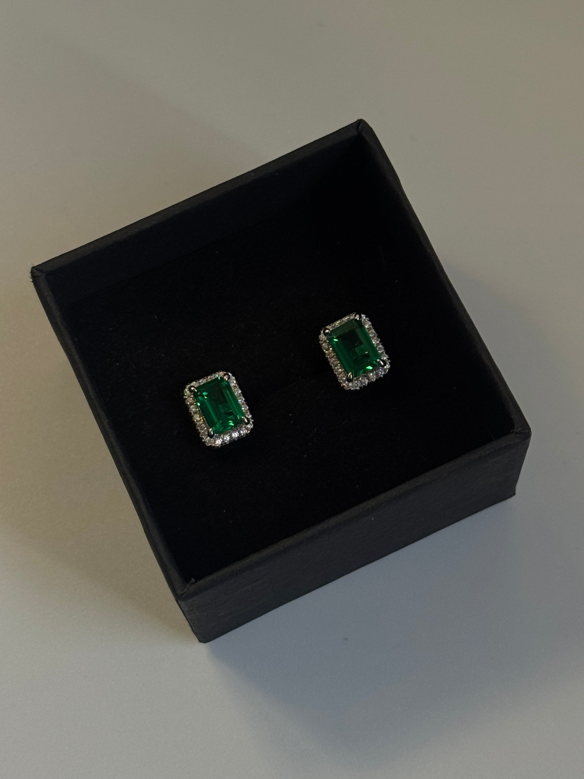 Aretes Emerald Stone