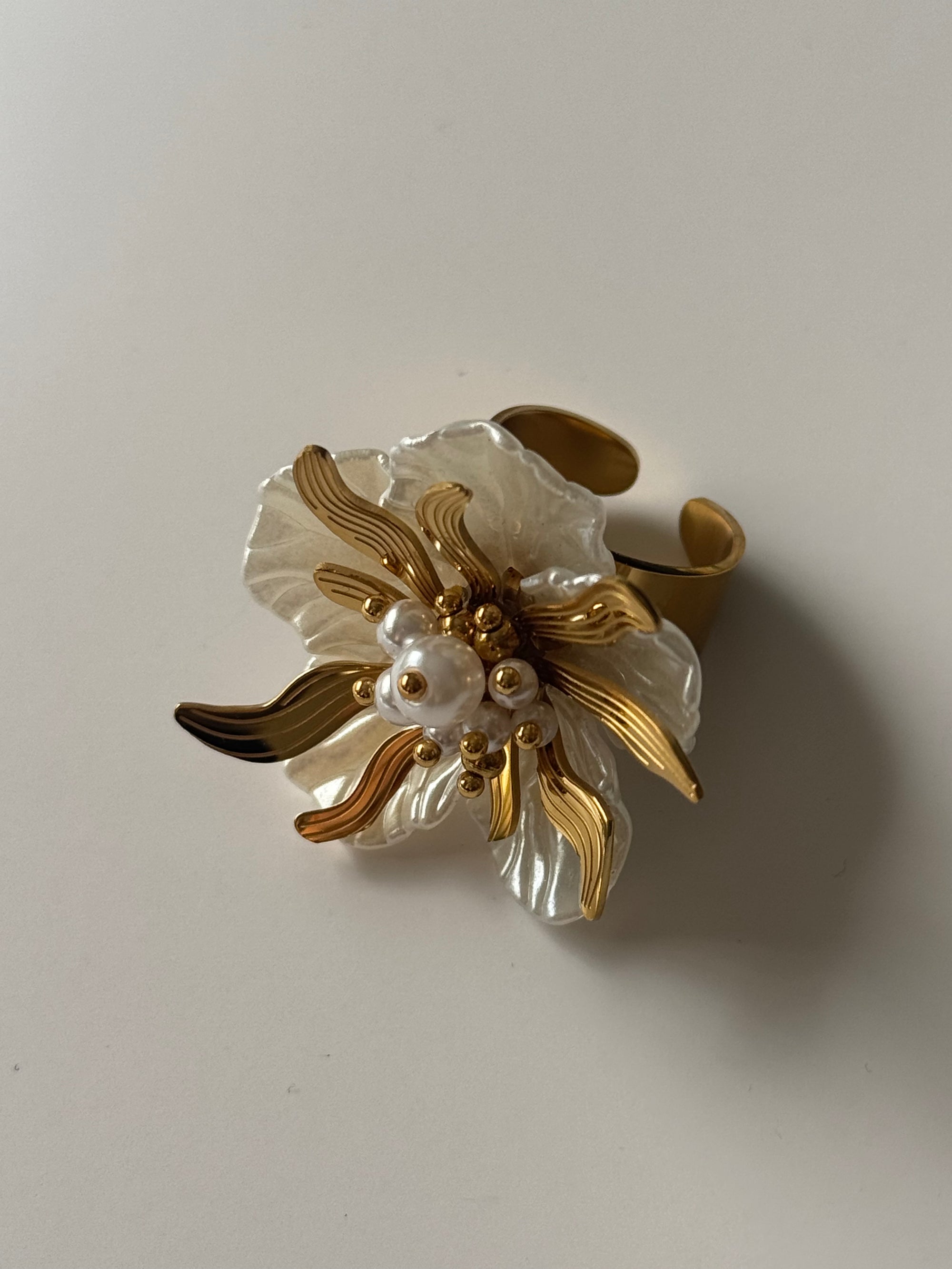 Anillo White Flower