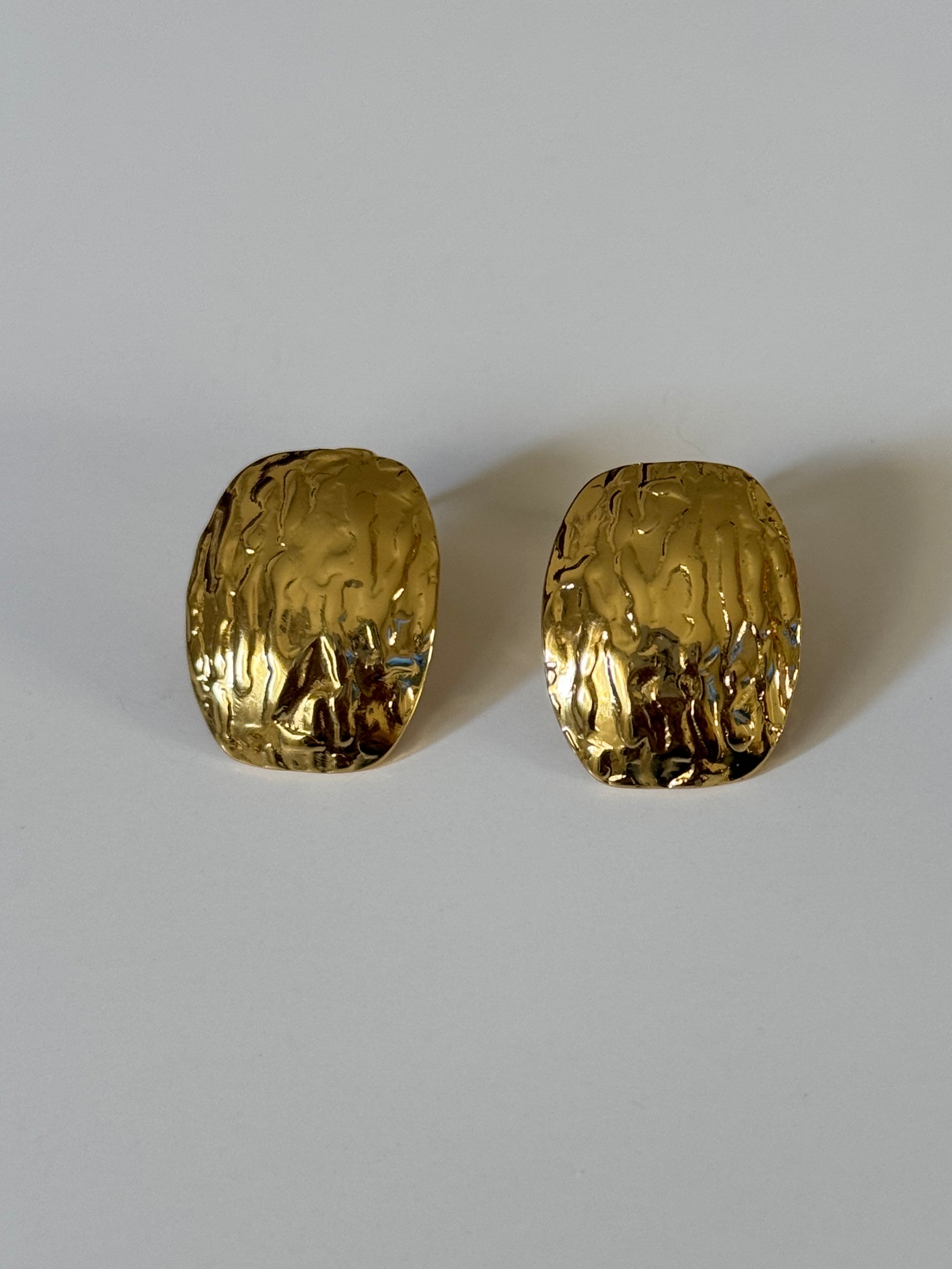 Aretes Nolan
