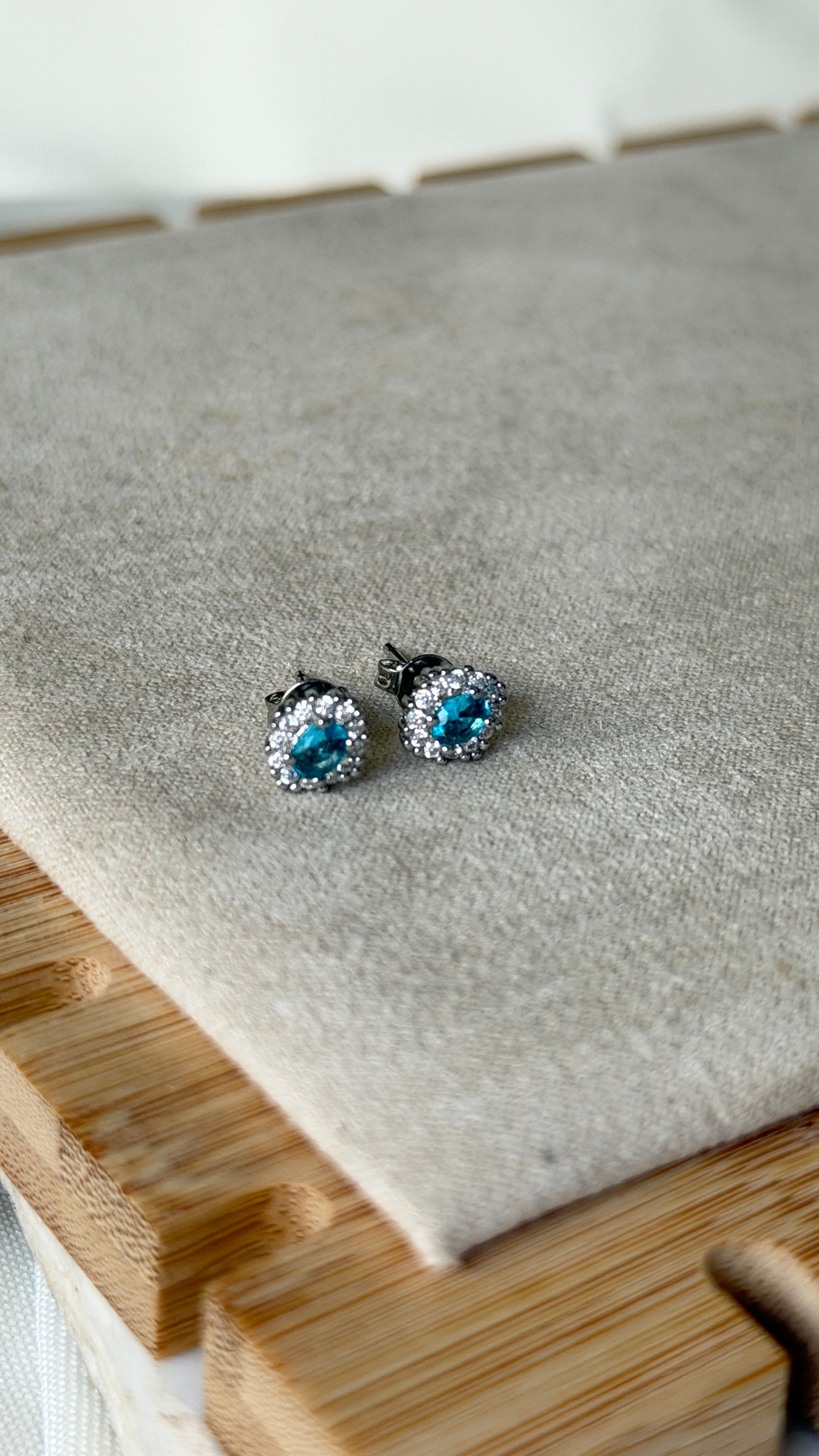 Aretes Royal Blue Studs