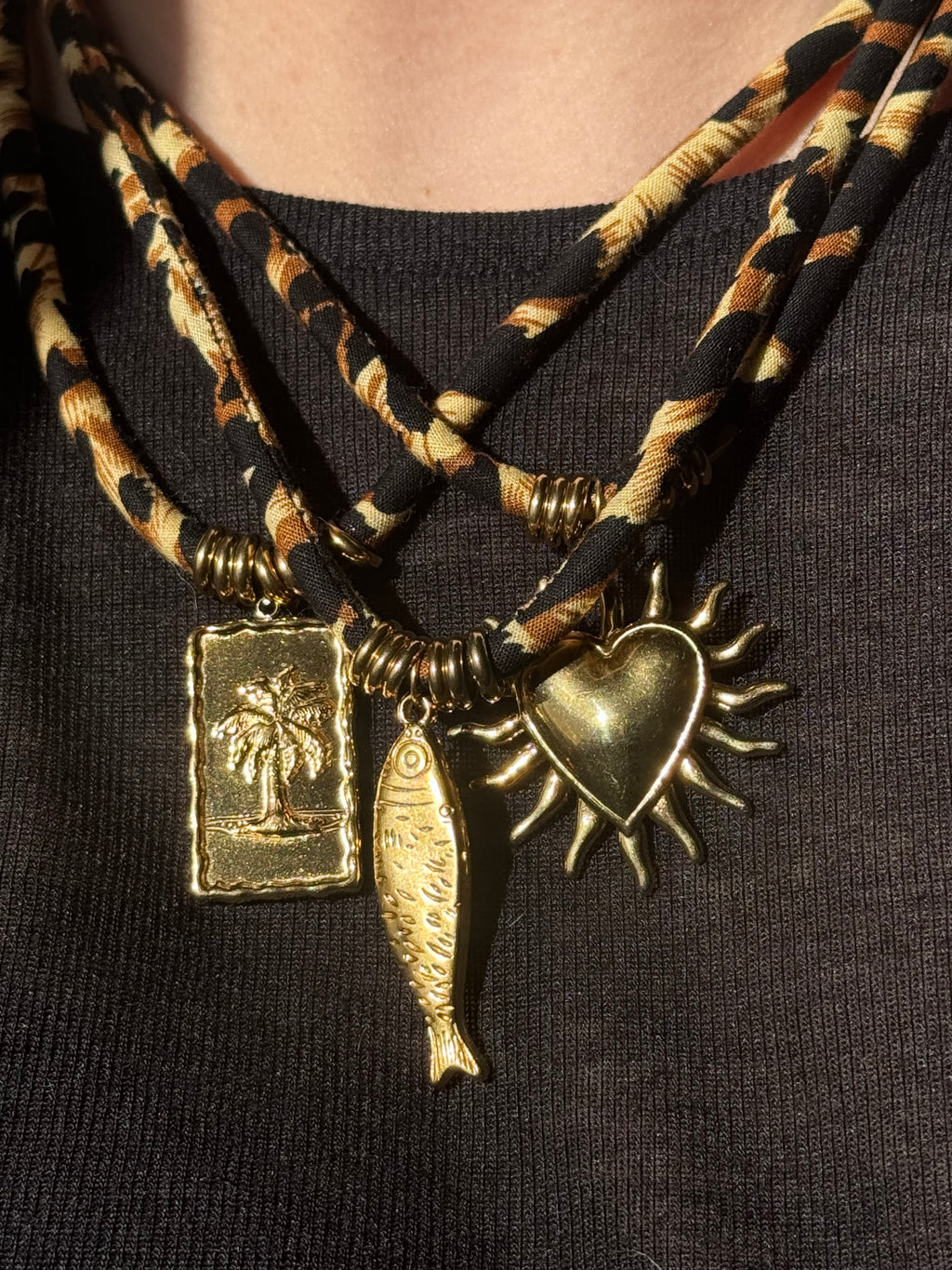 Collar Leopard
