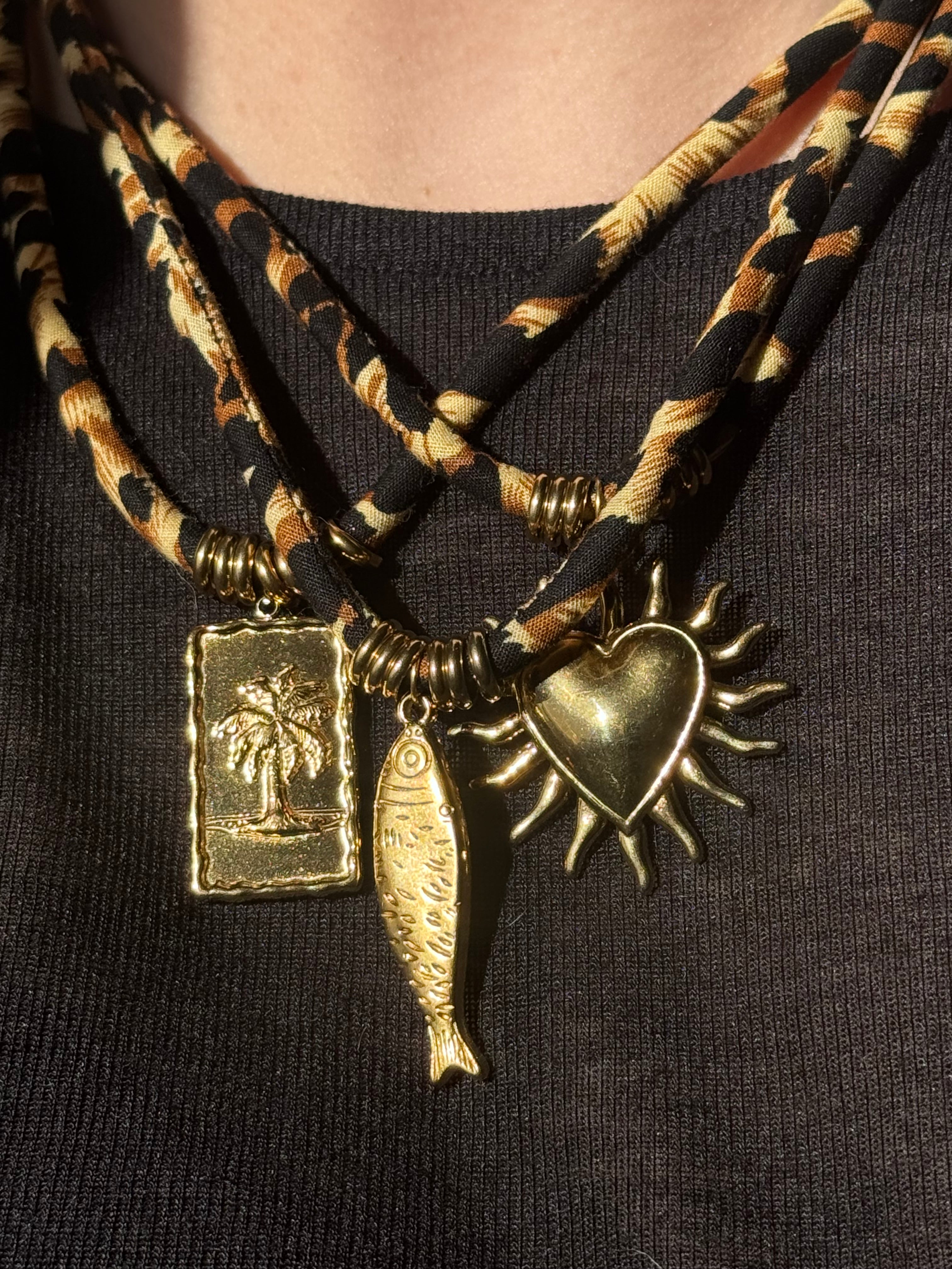 Collar Leopard