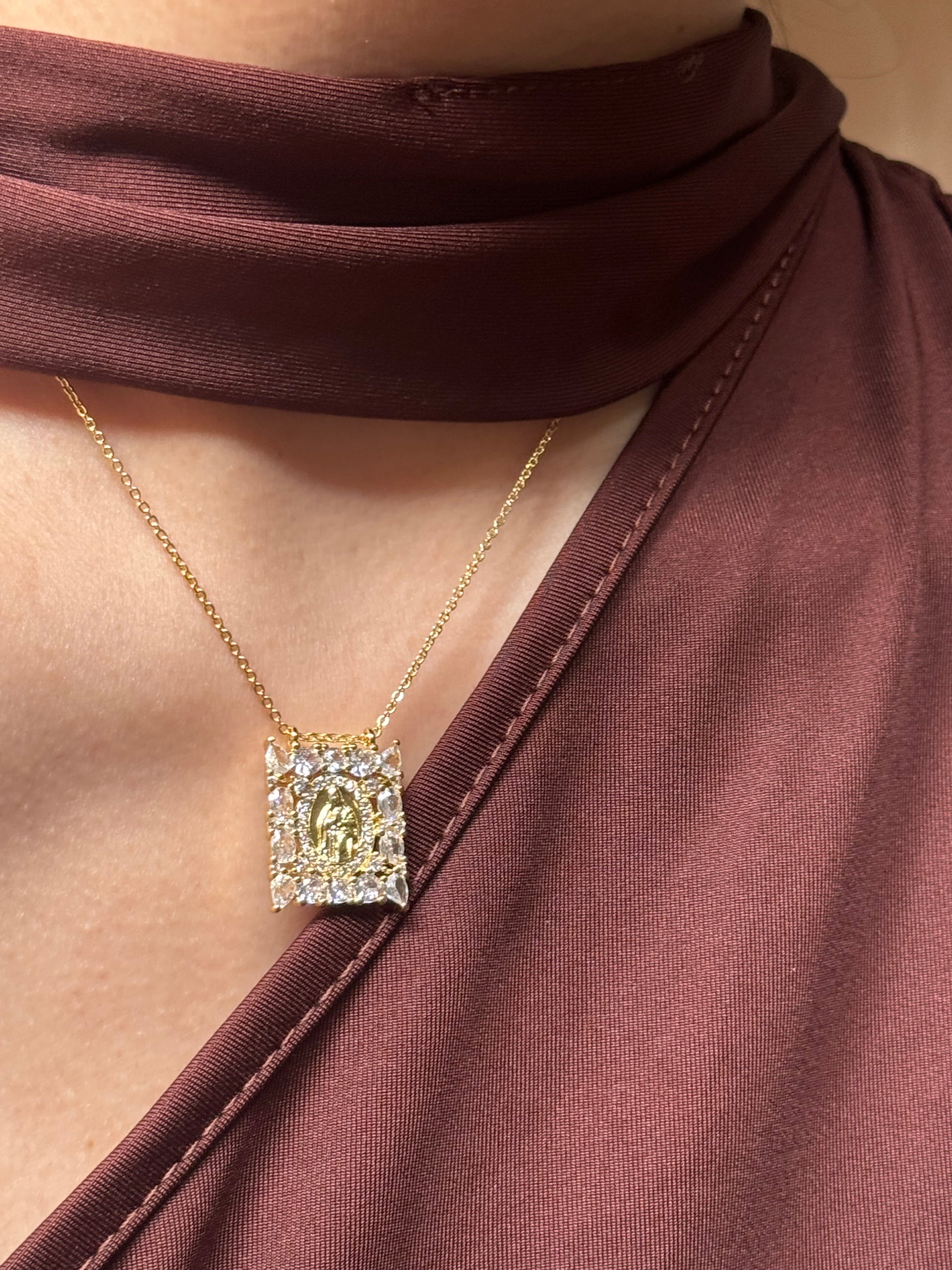 Collar Virgen Square