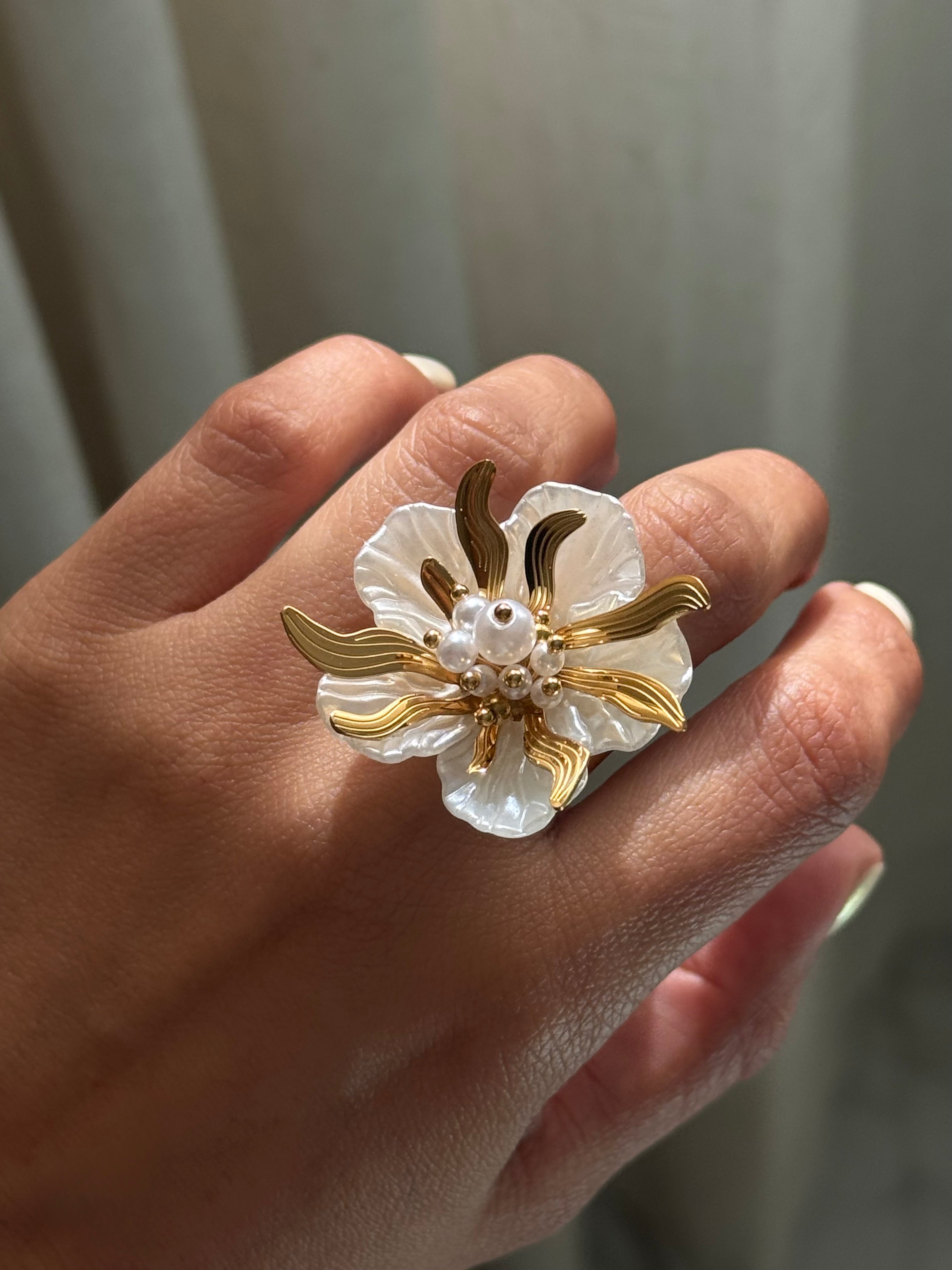 Anillo White Flower