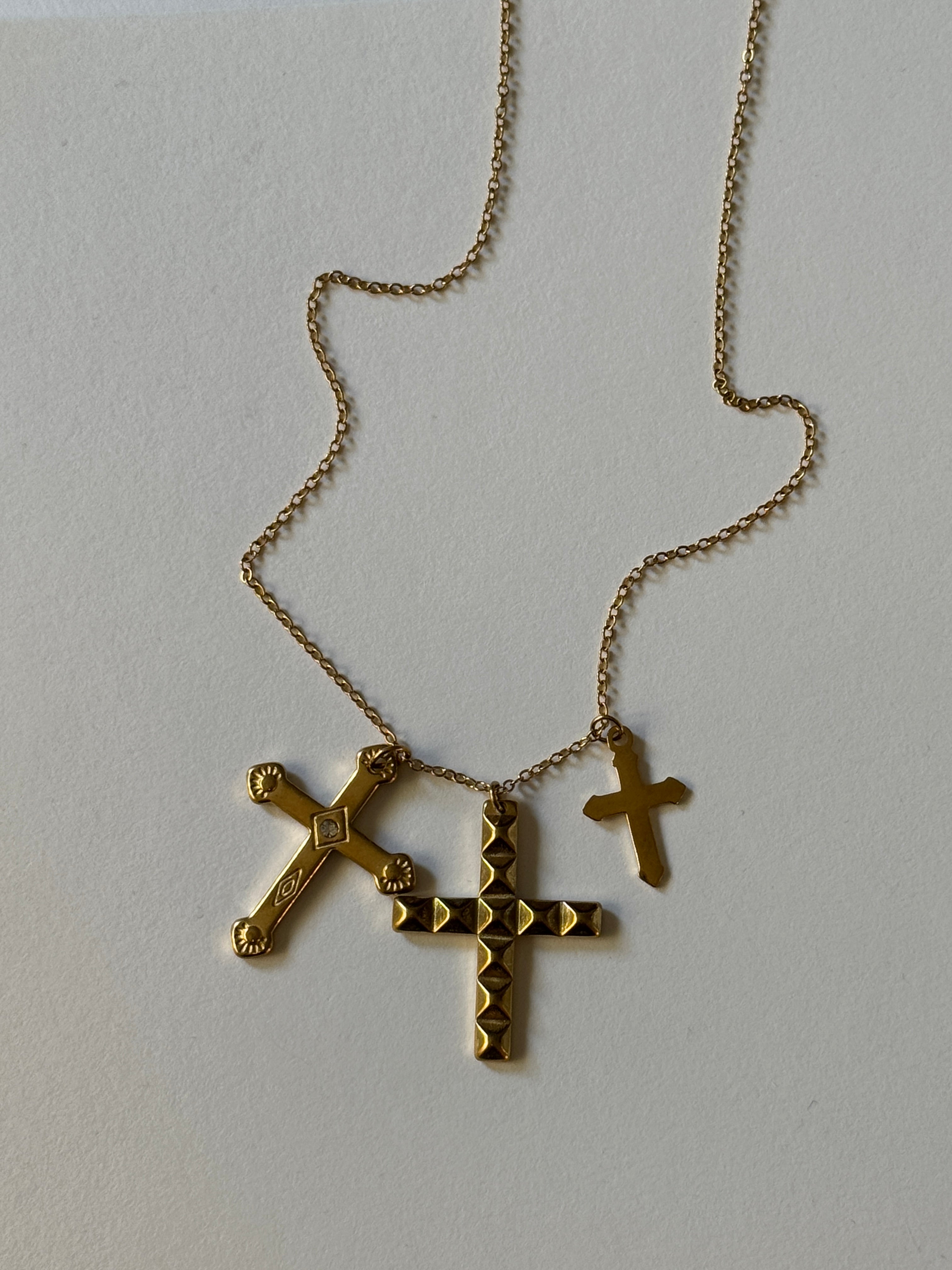 Collar Cruces Triple