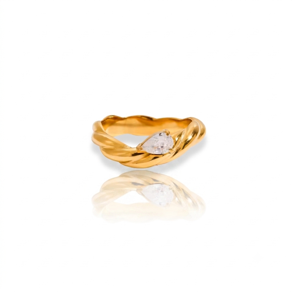Elan Pear Ring