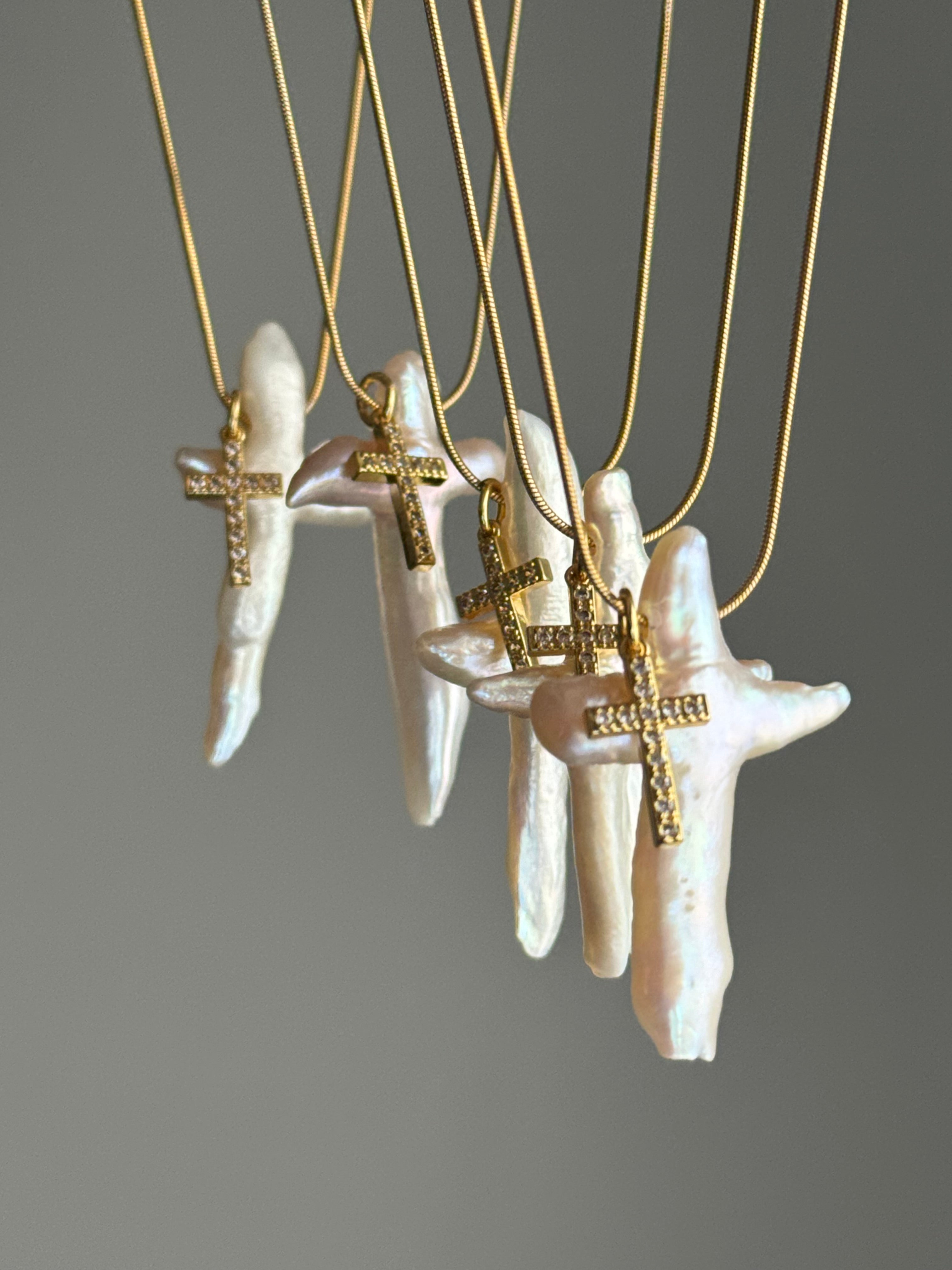 Collar Perla Barroca Cruz