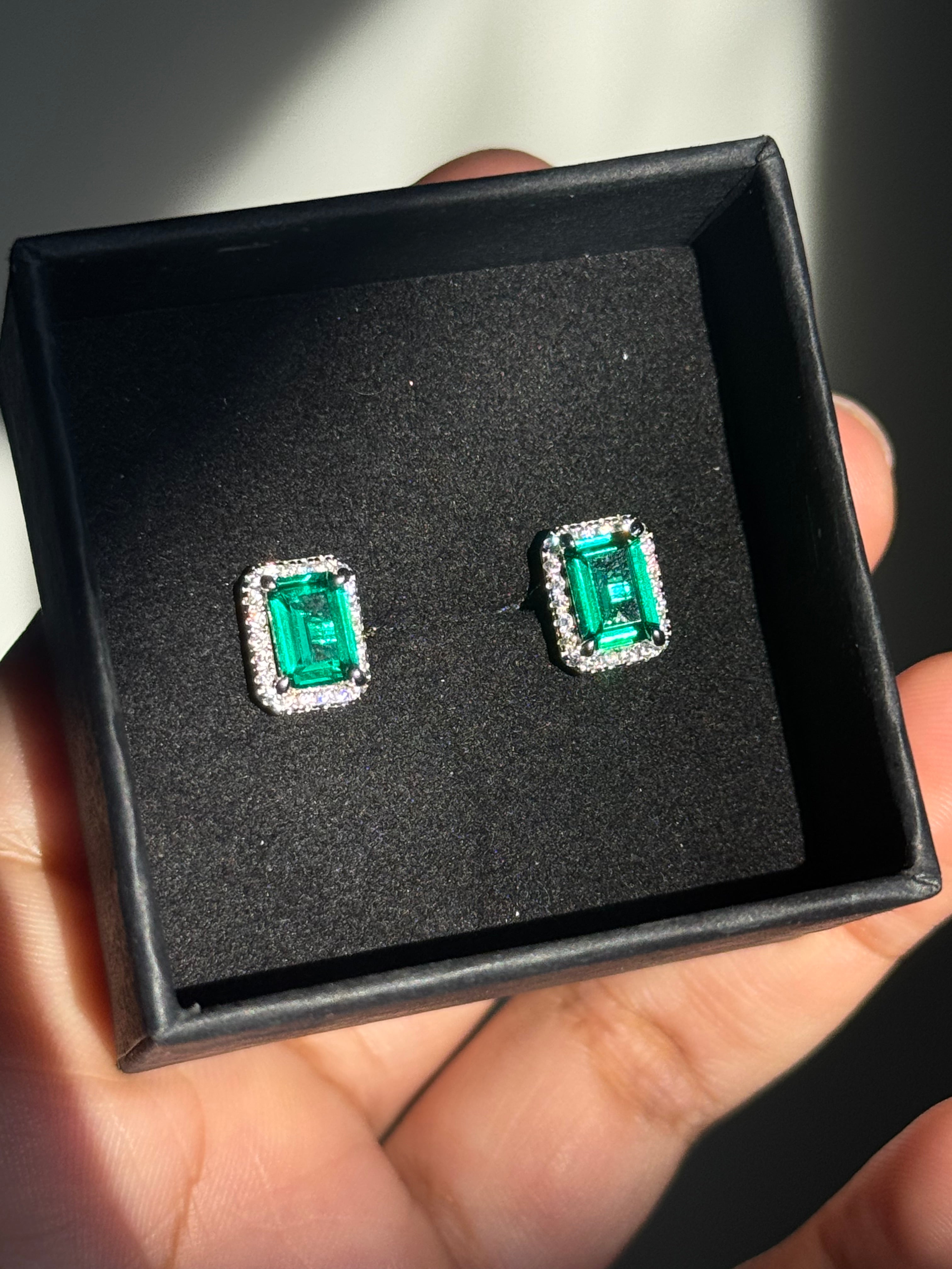 Aretes Emerald Stone