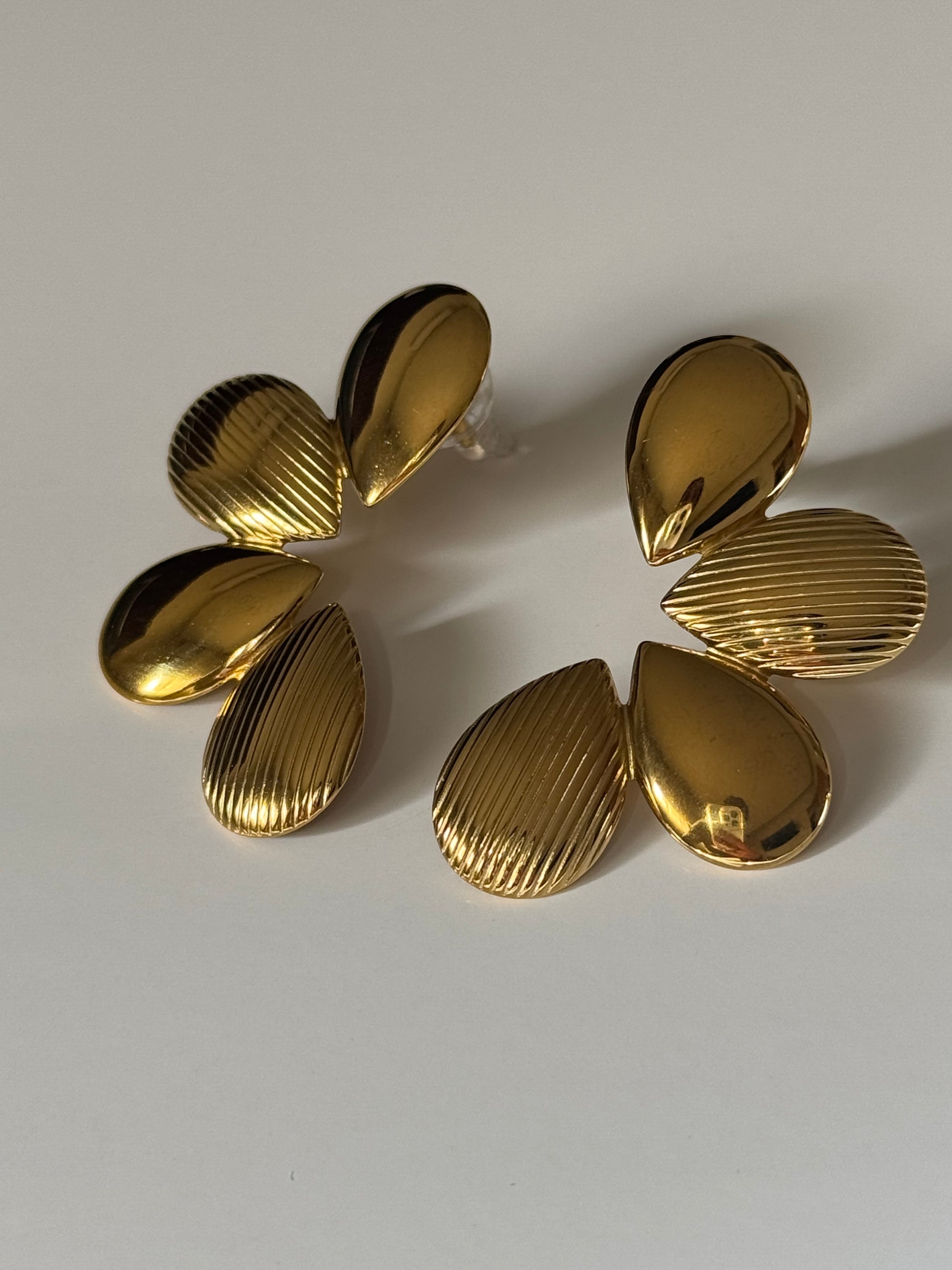 Aretes Sharon